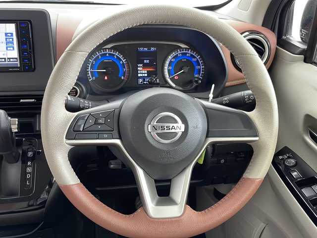 日産 デイズ ボレロ 千葉県 2019(令1)年 3.4万km ソーダブルーM 360°セーフティアシスト/・エマージェンシーブレーキ/・車線逸脱警報/・コーナーセンサー/社外7インチメモリナビ/CD MSV BT フルセグ/全方位カメラ/オートライト/ハーフレザー/純正14インチアルミホイール/革巻きステアリング/ヘッドライトレベライザー/アイドリングストップ/ウィンカーミラー/ドアバイザー/純正フロアマット/スマートキー×2/プッシュスタート