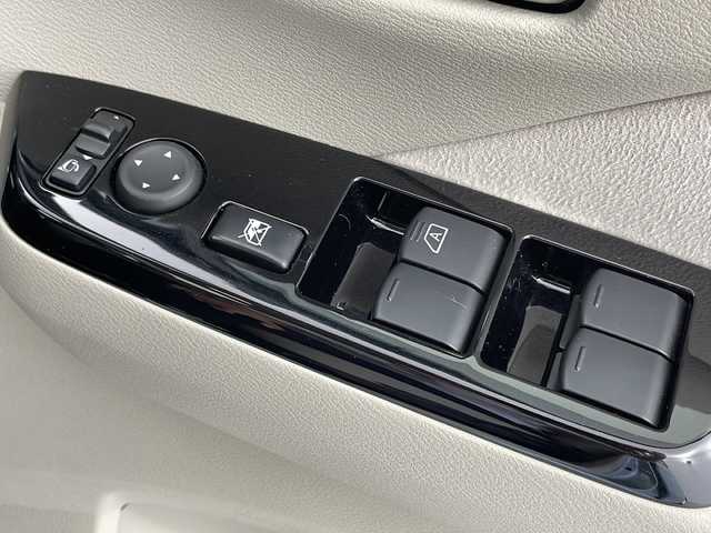 日産 デイズ ボレロ 千葉県 2019(令1)年 3.4万km ソーダブルーM 360°セーフティアシスト/・エマージェンシーブレーキ/・車線逸脱警報/・コーナーセンサー/社外7インチメモリナビ/CD MSV BT フルセグ/全方位カメラ/オートライト/ハーフレザー/純正14インチアルミホイール/革巻きステアリング/ヘッドライトレベライザー/アイドリングストップ/ウィンカーミラー/ドアバイザー/純正フロアマット/スマートキー×2/プッシュスタート