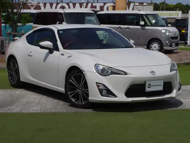 トヨタ ８６ GT リミテッド 千葉県 2014(平26)年 2.2万km クリスタルホワイトパール 純正SDナビ/ワンセグTV/【CD再生機能　Bluetooth接続】/革巻きステアリング/ETC/HID/フォグライト/純正17インチアルミホイル/サイド/カーテンエアバッグ/スマートキー
