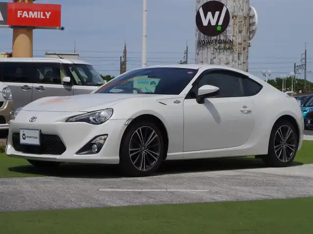トヨタ ８６ GT リミテッド 千葉県 2014(平26)年 2.2万km クリスタルホワイトパール 純正SDナビ/ワンセグTV/【CD再生機能　Bluetooth接続】/革巻きステアリング/ETC/HID/フォグライト/純正17インチアルミホイル/サイド/カーテンエアバッグ/スマートキー
