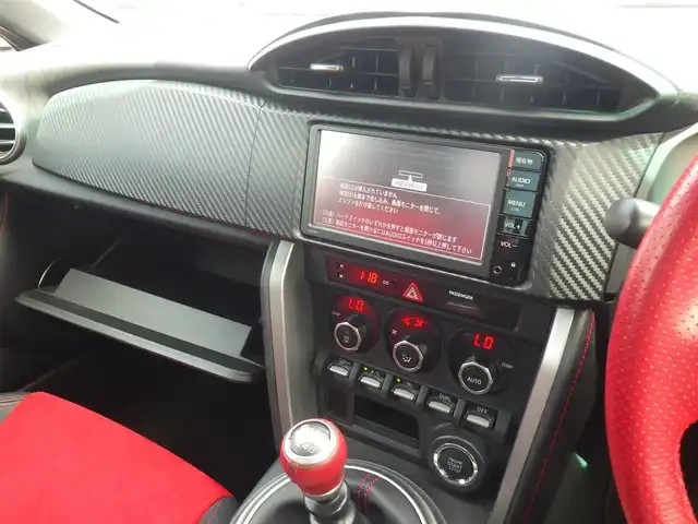 トヨタ ８６ GT リミテッド 千葉県 2014(平26)年 2.2万km クリスタルホワイトパール 純正SDナビ/ワンセグTV/【CD再生機能　Bluetooth接続】/革巻きステアリング/ETC/HID/フォグライト/純正17インチアルミホイル/サイド/カーテンエアバッグ/スマートキー