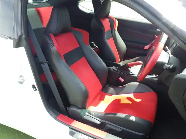 トヨタ ８６ GT リミテッド 千葉県 2014(平26)年 2.2万km クリスタルホワイトパール 純正SDナビ/ワンセグTV/【CD再生機能　Bluetooth接続】/革巻きステアリング/ETC/HID/フォグライト/純正17インチアルミホイル/サイド/カーテンエアバッグ/スマートキー
