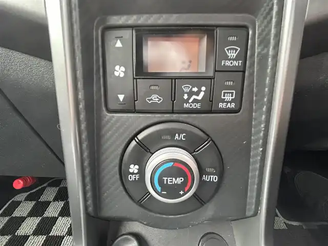 ダイハツ コペン エクスプレイ 福岡県 2016(平28)年 5.5万km オフビートカーキM ・純正ナビ/（BLUETOOTH/フルセグ/DVD再生機能有/・ETC/・シートヒーター/・サンルーフ/・純正フロアマット/・LEDライト/・アルミホイール/・CDチェンジャー