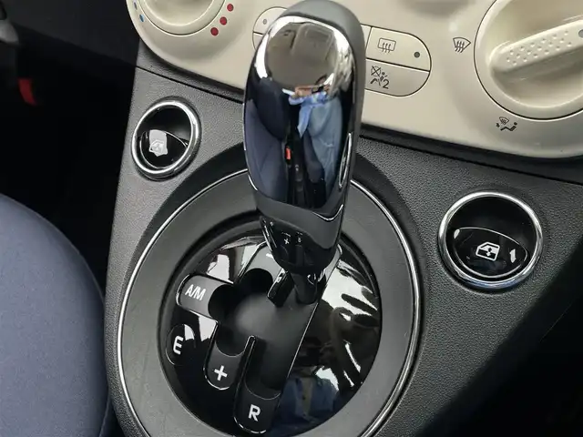 フィアット ５００ 1．2 カルト 東京都 2022(令4)年 1.3万km 赤 ＡｐｐｌｅＣａｒＰｌａｙ/ＡｎｄｒｏｉｄＡｕｔｏ　/社外１２セグ　/Ｂカメラ/前後ドラレコ/ＥＴＣ/ｉ－ＳＴＯＰ/ＣＩＴＹモード/パドルシフト/ＵＳＢ/革巻きステア/キーレス/ＩＳＯＦＩＸ
