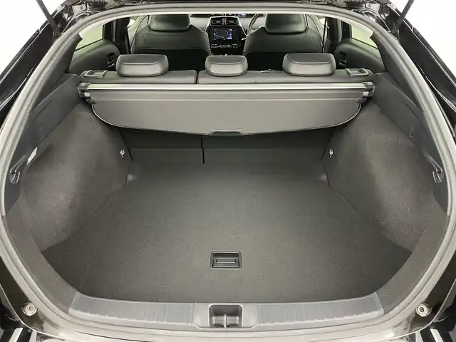 トヨタ プリウス Sツーリングセレクション 岡山県 2020(令2)年 6.9万km アティチュードブラックマイカ SDメモリナビゲーション		/【フルセグ/Bluetooth/DVD/MSV】		/バックカメラ		/純正17inアルミホイール+サマータイヤ：装着				/レーダークルーズコントロール		/ビルトインETC		/LEDヘッドライト（AUTO機能付き）		/シートヒーター	/オートライト/オートハイビーム	/横滑り防止機能		/衝突軽減システム		/車線逸脱防止システム		/プッシュスタート			/フロアマット		/新車保証書		/取扱説明書		/スペアキー×１
