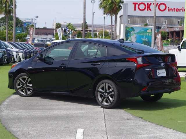 トヨタ プリウス Sツーリングセレクション 千葉県 2020(令2)年 6.9万km アティチュードブラックマイカ Toyota Safety Sense/・プリクラッシュセーフティ/・レーンディパーチャーアラート/・オートハイビーム/・レーダークルーズコントロール/社外SDナビ/地デジTV/【DVD/CD再生機能　Bluetooth接続】/バックカメラ/ドライブレコーダー/革巻きステアリング/ETC/LEDヘッドライト/フォグライト/ウインカーミラー/純正17インチアルミホイル/サイド/カーテンエアバッグ/スマートキー