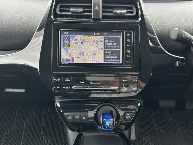 トヨタ プリウス A プレミアム　ツーリングセレ 沖縄県 2020(令2)年 6.8万km グレーメタリック 禁煙車　/純正ナビ　フルセグＴＶ　/全方位カメラ　バックカメラ　　/トヨタセーフティセンス　/前後ドライブレコーダー　/ＥＴＣ　/クリアランスソナー　/クルーズコントロール　/ヘッドアップディスプレイ　/ブラインドスポットモニター/革巻きステアリング/ステアリングスイッチ/LEDヘッドライト/オートライト /オートハイビーム/ウインカードアミラー/スマートキー