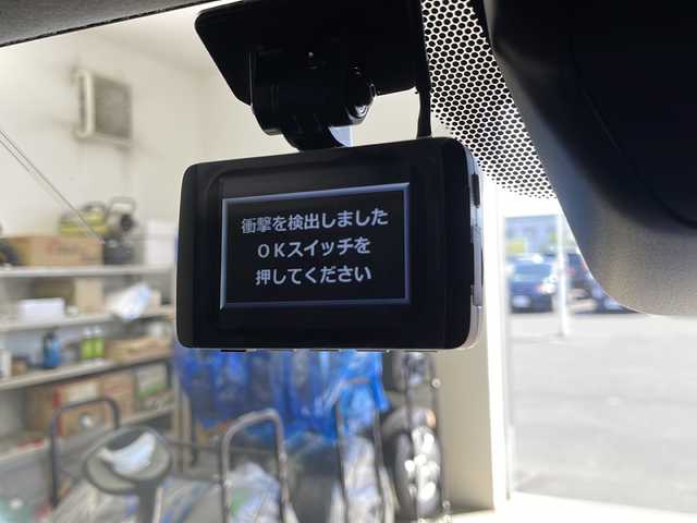 トヨタ ハイエース グランドキャビン 道央・札幌 2020(令2)年 2.9万km ベージュメタリック/ホワイトパールクリスタルシャイン ・トヨタセーフティーセンス/・プリクラッシュセーフティ/・レーンキープアシスト/・４WD/10名乗り/・社外SDナビ（AVIC-RW810）/・CD/DVD/SD/BT/フルセグTV/・バックカメラ/・片側パワースライドドア/・ドライブレコーダー前方/・ETC/・ABS/・横滑り防止装置/・盗難防止装置