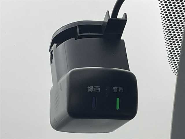 日産 キックス X 熊本県 2021(令3)年 7.6万km ダークブルー 禁煙車　/純正ナビ（ＣＤ・ＤＶＤ・フルセグ・ＢＴ・ＳＤ）/全周囲カメラ　/純正ドライブレコーダー　/ＥＴＣ　/レーダークルーズコントロール　/エマージェンシーブレーキ　/プロパイロット/踏み間違い防止アシスト/車線逸脱警報/ふらつき警報機能/ダウンヒルアシスト/前後クリアランスソナー/デジタルインナーミラー/ハーフレザーシート/純正フロアマット/純正１７インチAW/オートライト/LEDヘッドライト/フォグライト/スマートキー/プッシュスタート/スペアキー1本/取扱説明書