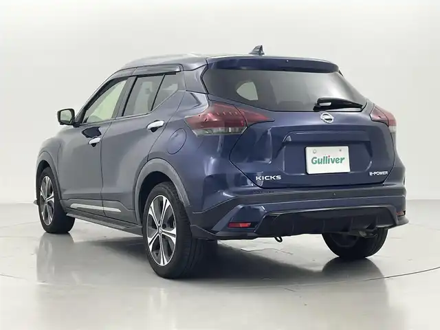 日産 キックス X 熊本県 2021(令3)年 7.6万km ダークブルー 禁煙車　/純正ナビ（ＣＤ・ＤＶＤ・フルセグ・ＢＴ・ＳＤ）/全周囲カメラ　/純正ドライブレコーダー　/ＥＴＣ　/レーダークルーズコントロール　/エマージェンシーブレーキ　/プロパイロット/踏み間違い防止アシスト/車線逸脱警報/ふらつき警報機能/ダウンヒルアシスト/前後クリアランスソナー/デジタルインナーミラー/ハーフレザーシート/純正フロアマット/純正１７インチAW/オートライト/LEDヘッドライト/フォグライト/スマートキー/プッシュスタート/スペアキー1本/取扱説明書
