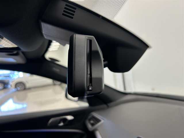 メルセデス・ベンツ Ｃ２００ 岡山県 2019(令1)年 4.4万km ポーラホワイト 純正ナビ　/Ａｐｐｌｅ　Ｃａｒｐｌａｙ　/シートヒーター　/レザーシート　/レザーシート　/クルーズコントロール　/レーンアシスト　/レーンキープ/レーダーセーフティ　/エアサスペンション　/オートハイビーム　/ブラインドスポット/アイドリングストップ/ハンドルアシスト/横滑り防止装置/衝突軽減防止装置/オートライト/オートハイビーム/純正アルミ