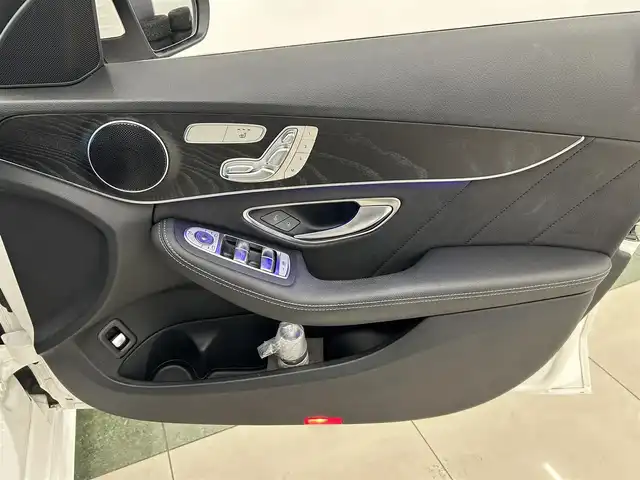 メルセデス・ベンツ Ｃ２００ ステーションワゴン アバンギャルドAMGライン 岡山県 2019(令1)年 4.4万km ポーラホワイト 純正ナビ　/Ａｐｐｌｅ　Ｃａｒｐｌａｙ　/シートヒーター　/レザーシート　/レザーシート　/クルーズコントロール　/レーンアシスト　/レーンキープ/レーダーセーフティ　/エアサスペンション　/オートハイビーム　/ブラインドスポット/アイドリングストップ/ハンドルアシスト/横滑り防止装置/衝突軽減防止装置/オートライト/オートハイビーム/純正アルミ
