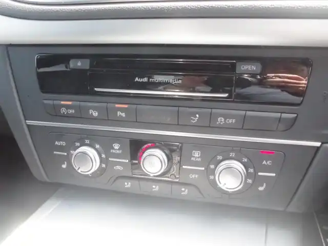 アウディ Ａ７ SB 2.0 TFSI クワトロ S LINE P 岩手県 2015(平27)年 3.1万km グレイシアホワイトメタリック Audiブレーキガード/サイドアシスト/レーンアシスト/ACC/純正ナビ/フルセグTV/F/Rカメラ/パーキングエイド/パークアシスト/サンルーフ/BOSEサウンド/LEDヘッドライト/黒革シート/シートヒーター/パワーシート/DSRC/パワーバックドア