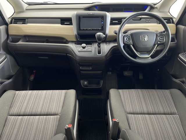 ホンダ フリード G ホンダセンシング 新潟県 2019(令1)年 5.4万km ホワイトオーキッドパール 純正SDナビ（Bluetooth・CD・DVD・USB）/両側パワスラ　/フリップダウンモニター　/追従クルーズコントロール/バックカメラ　/フルセグ　/前後ドライブレコーダー/レーンキープアシスト　/LEDオートライト　/衝突被害軽減システム　/フロントワイパーデアイサー/ETC/純正フロアマット/純正１５インチアルミホイール