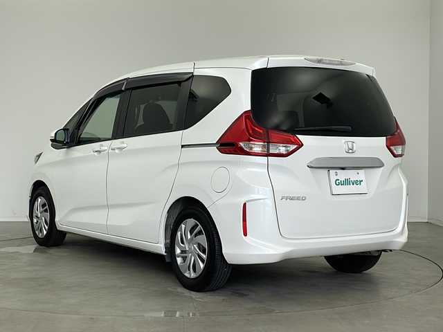 ホンダ フリード G ホンダセンシング 新潟県 2019(令1)年 5.4万km ホワイトオーキッドパール 純正SDナビ（Bluetooth・CD・DVD・USB）/両側パワスラ　/フリップダウンモニター　/追従クルーズコントロール/バックカメラ　/フルセグ　/前後ドライブレコーダー/レーンキープアシスト　/LEDオートライト　/衝突被害軽減システム　/フロントワイパーデアイサー/ETC/純正フロアマット/純正１５インチアルミホイール
