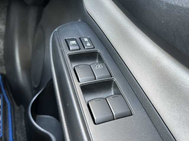 日産 ノート e－パワー X 静岡県 2019(平31)年 7万km ブリリアントホワイトパール 純正ナビ/・CD/DVD/・FM/AM/・Bluetooth/・SD/・フルセグTV/主要装備/・アラウンドビューモニター/・衝突被害軽減システム/・ＥＴＣ/・横滑り防止装置/・レーンキープアシスト/・コーナーセンサー/・先行車発進お知らせ機能/・オートライト/・ＬＥＤヘッドライト/・ドライブレコーダー/・ステアリングスイッチ