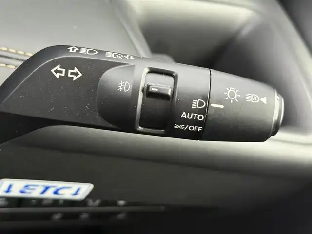 日産 セレナ ハイウェイスター V 愛知県 2023(令5)年 5.8万km プリズムホワイト 純正ナビ/（BT/スマホ連動/フルセグ）/HDMI/置くだけ充電/全方位カメラ/ETC2.0/前後ドラレコ/追従クルーズコントロール/デジタルインナーミラー/コーナーセンサー/プロパイロット/両側パワースライドドア/後席オートエアコン/パドルシフト/ヘッドアップディスプレイ