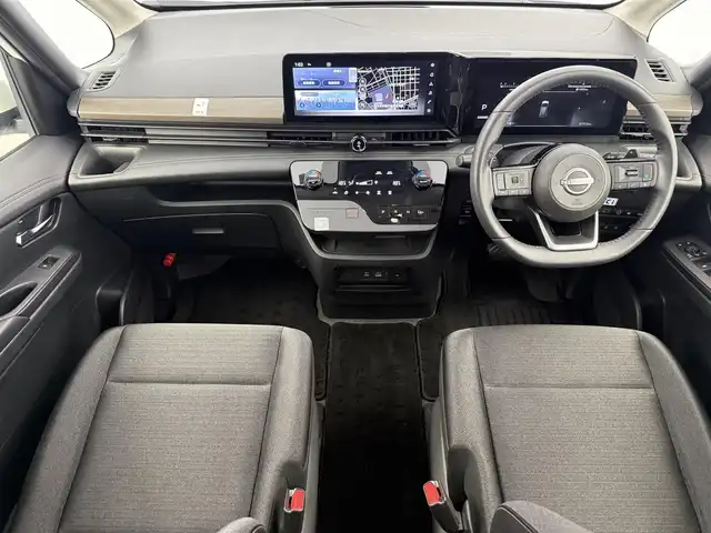 日産 セレナ ハイウェイスター V 愛知県 2023(令5)年 5.8万km プリズムホワイト 純正ナビ/（BT/スマホ連動/フルセグ）/HDMI/置くだけ充電/全方位カメラ/ETC2.0/前後ドラレコ/追従クルーズコントロール/デジタルインナーミラー/コーナーセンサー/プロパイロット/両側パワースライドドア/後席オートエアコン/パドルシフト/ヘッドアップディスプレイ