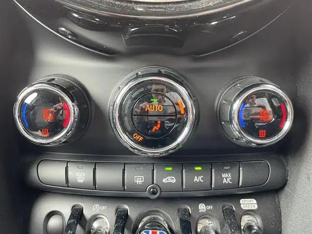 ＭＩＮＩ ミニ クーパー D 宮崎県 2022(令4)年 5.3万km MINI Yoursエニグマティックブラック 純正HDDナビ/・Bluetooth/・USB/・AM FM/バックカメラ/・リアコーナーセンサー /ハーフレザーシート/アイドリングストップ/クルーズコントロール/プッシュスタート/ETC/LEDヘッドライト/・オートライト/ドライブレコーダー/社外CABANA製フロアマット