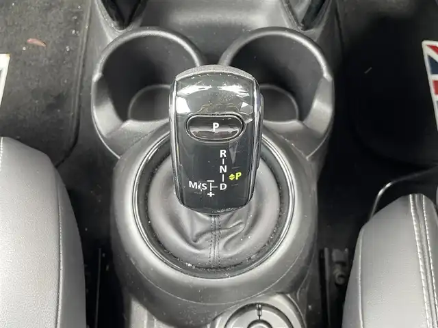 ＭＩＮＩ ミニ クーパー D 宮崎県 2022(令4)年 5.3万km MINI Yoursエニグマティックブラック 純正HDDナビ/・Bluetooth/・USB/・AM FM/バックカメラ/・リアコーナーセンサー /ハーフレザーシート/アイドリングストップ/クルーズコントロール/プッシュスタート/ETC/LEDヘッドライト/・オートライト/ドライブレコーダー/社外CABANA製フロアマット