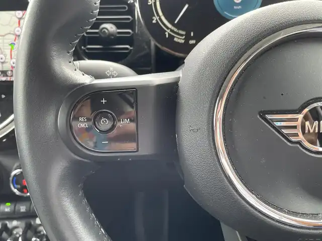 ＭＩＮＩ ミニ クーパー D 宮崎県 2022(令4)年 5.3万km MINI Yoursエニグマティックブラック 純正HDDナビ/・Bluetooth/・USB/・AM FM/バックカメラ/・リアコーナーセンサー /ハーフレザーシート/アイドリングストップ/クルーズコントロール/プッシュスタート/ETC/LEDヘッドライト/・オートライト/ドライブレコーダー/社外CABANA製フロアマット