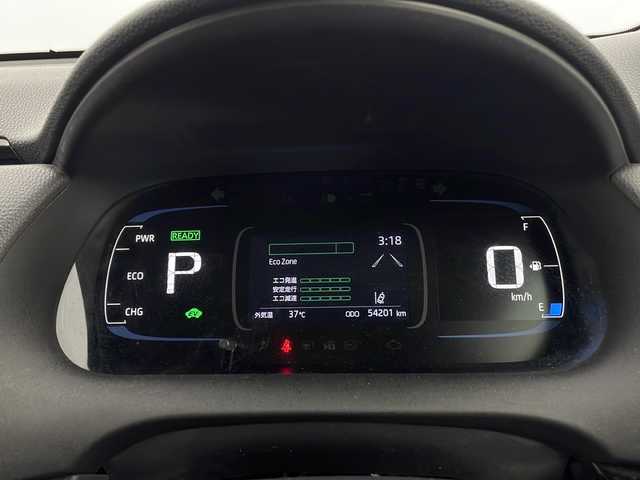 トヨタ アクア X 栃木県 2022(令4)年 5.5万km プラチナホワイトパールマイカ 純正ディスプレイオーディオ/ 【Bluetooth/USB/Miracast/AM/FM】/トヨタセーフティセンス/・プリクラッシュセーフティ/・レーダークルーズコントロール/・レーンキープアシスト/・オートマチックハイビーム/LEDヘッドライト/ヘッドライトレベライザー/ETC/ステアリングスイッチ/電動格納ミラー/純正フロアマット/スマートキー×2本/サイド+カーテンエアバッグ