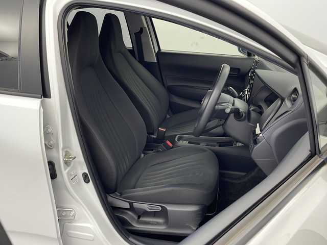 トヨタ アクア X 栃木県 2022(令4)年 5.5万km プラチナホワイトパールマイカ 純正ディスプレイオーディオ/ 【Bluetooth/USB/Miracast/AM/FM】/トヨタセーフティセンス/・プリクラッシュセーフティ/・レーダークルーズコントロール/・レーンキープアシスト/・オートマチックハイビーム/LEDヘッドライト/ヘッドライトレベライザー/ETC/ステアリングスイッチ/電動格納ミラー/純正フロアマット/スマートキー×2本/サイド+カーテンエアバッグ