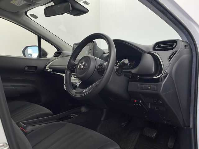 トヨタ アクア X 栃木県 2022(令4)年 5.5万km プラチナホワイトパールマイカ 純正ディスプレイオーディオ/ 【Bluetooth/USB/Miracast/AM/FM】/トヨタセーフティセンス/・プリクラッシュセーフティ/・レーダークルーズコントロール/・レーンキープアシスト/・オートマチックハイビーム/LEDヘッドライト/ヘッドライトレベライザー/ETC/ステアリングスイッチ/電動格納ミラー/純正フロアマット/スマートキー×2本/サイド+カーテンエアバッグ