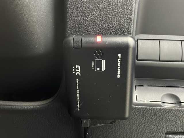 トヨタ アクア X 栃木県 2022(令4)年 5.5万km プラチナホワイトパールマイカ 純正ディスプレイオーディオ/ 【Bluetooth/USB/Miracast/AM/FM】/トヨタセーフティセンス/・プリクラッシュセーフティ/・レーダークルーズコントロール/・レーンキープアシスト/・オートマチックハイビーム/LEDヘッドライト/ヘッドライトレベライザー/ETC/ステアリングスイッチ/電動格納ミラー/純正フロアマット/スマートキー×2本/サイド+カーテンエアバッグ