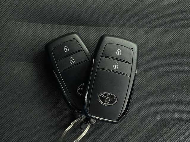 トヨタ アクア X 栃木県 2022(令4)年 5.5万km プラチナホワイトパールマイカ 純正ディスプレイオーディオ/ 【Bluetooth/USB/Miracast/AM/FM】/トヨタセーフティセンス/・プリクラッシュセーフティ/・レーダークルーズコントロール/・レーンキープアシスト/・オートマチックハイビーム/LEDヘッドライト/ヘッドライトレベライザー/ETC/ステアリングスイッチ/電動格納ミラー/純正フロアマット/スマートキー×2本/サイド+カーテンエアバッグ