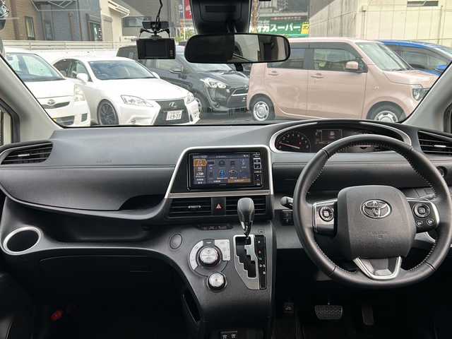 トヨタ シエンタ G 兵庫県 2021(令3)年 1.5万km ホワイトパールクリスタルシャイン 登録時走行距離14992km/アルパインナビ（7WNX）/CD/DVD/Bluetooth/フルセグTV/HDMI/バックカメラ/アルパインフリップダウンモニター/セーフティセンス/先行車発進告知機能/両側パワースライドドア/ビルトインETC/LEDヘッドランプ/オートライト/前後ドライブレコーダー/スマートキー/エンジンプッシュスタート/ブラックドアミラー/純正フロアマット/ドアバイザー/保証書/取説/スペアキー