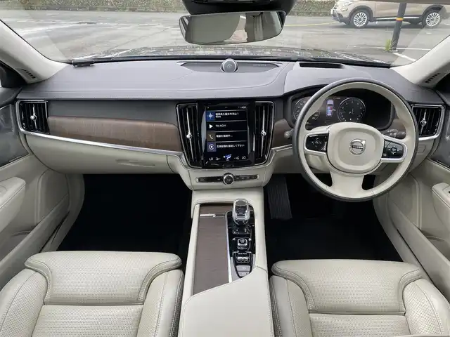 ボルボ Ｖ９０ B6 AWD インスクリプション 福岡県 2021(令3)年 2.2万km ガンＭ ・サンルーフ/・アダプティブクルーズコントロール/・純正ナビ/BT/USB/carplay/・全方位カメラ/・白革シート/シートヒーター/・フルセグ/・ETC/・純正19AW/・ステアリングヒーター/・自動駐車システム