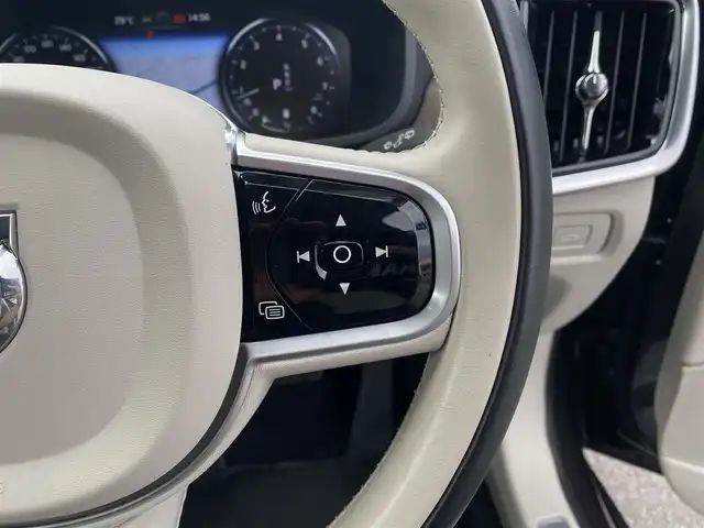 ボルボ Ｖ９０ B6 AWD インスクリプション 福岡県 2021(令3)年 2.2万km ガンＭ ・サンルーフ/・アダプティブクルーズコントロール/・純正ナビ/BT/USB/carplay/・全方位カメラ/・白革シート/シートヒーター/・フルセグ/・ETC/・純正19AW/・ステアリングヒーター/・自動駐車システム