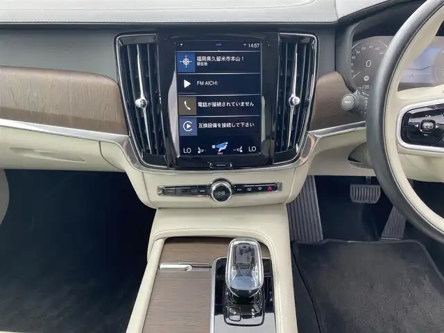 ボルボ Ｖ９０ B6 AWD インスクリプション 福岡県 2021(令3)年 2.2万km ガンＭ ・サンルーフ/・アダプティブクルーズコントロール/・純正ナビ/BT/USB/carplay/・全方位カメラ/・白革シート/シートヒーター/・フルセグ/・ETC/・純正19AW/・ステアリングヒーター/・自動駐車システム
