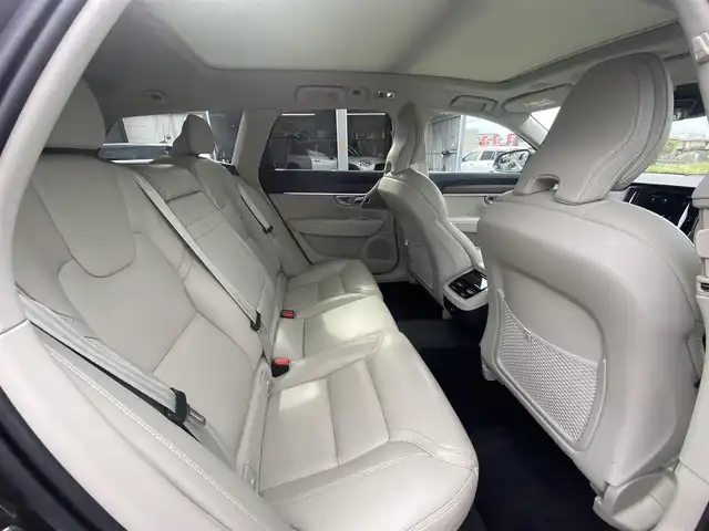 ボルボ Ｖ９０ B6 AWD インスクリプション 福岡県 2021(令3)年 2.2万km ガンＭ ・サンルーフ/・アダプティブクルーズコントロール/・純正ナビ/BT/USB/carplay/・全方位カメラ/・白革シート/シートヒーター/・フルセグ/・ETC/・純正19AW/・ステアリングヒーター/・自動駐車システム