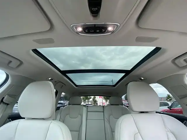 ボルボ Ｖ９０ B6 AWD インスクリプション 福岡県 2021(令3)年 2.2万km ガンＭ ・サンルーフ/・アダプティブクルーズコントロール/・純正ナビ/BT/USB/carplay/・全方位カメラ/・白革シート/シートヒーター/・フルセグ/・ETC/・純正19AW/・ステアリングヒーター/・自動駐車システム