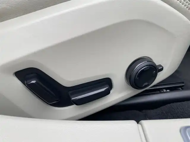 ボルボ Ｖ９０ B6 AWD インスクリプション 福岡県 2021(令3)年 2.2万km ガンＭ ・サンルーフ/・アダプティブクルーズコントロール/・純正ナビ/BT/USB/carplay/・全方位カメラ/・白革シート/シートヒーター/・フルセグ/・ETC/・純正19AW/・ステアリングヒーター/・自動駐車システム