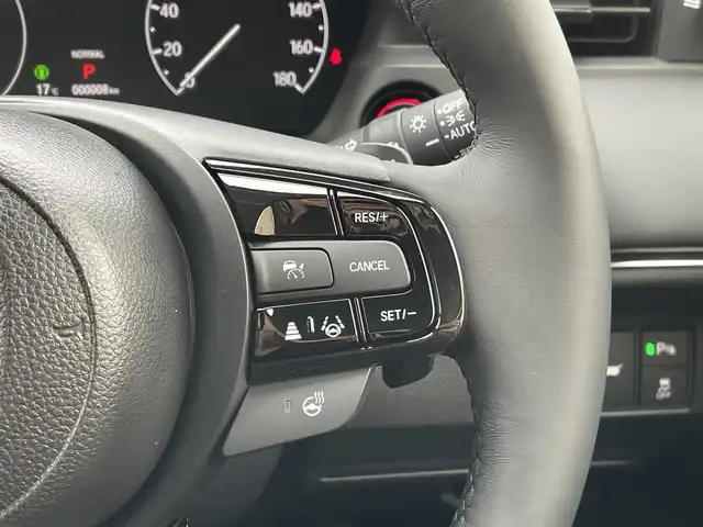 ホンダ ヴェゼル ハイブリッド e:HEV Z 東京都 2025(令7)年 0.1千km プラチナホワイトパール 登録済未使用車　/純正ナビ　/置型充電　/BSM　/ETC2.0　/レーダークルーズコントロール　/18インチ純正ホイール　/純正LED　/電動リアケート　/シートヒーター　/衝突被害軽減ブレーキ　/盗難防止装置