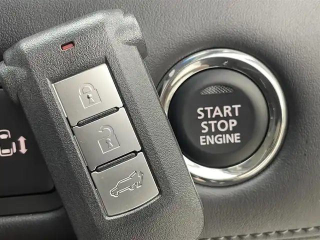 三菱 デリカＤ：５ ブラックエディション 茨城県 2025(令7)年 0.1千km アメジストブラック ブラックエディション　e-Assist/ アルパインD:5専用11型ナビゲーション（EX11NX）/アルパイン12.8型後席用モニター/電動ステップ　 AC100V /マルチアラウンドモニター/両側パワースライドドア/シートヒーター（運転席・助手席）/ステアリングヒーター/パワーバックドア/パワーシート/マルチLEDヘッドライト/LEDフォグランプ/アクティブスタビリティコントロール/衝突軽減ブレーキシステム/車線逸脱警報（LDW）/後側方車両検知警報（BSW）/リア・クロス・トラフィック・アラート（RCTA）/レーダークルーズコントロール/オートマチックハイビーム/ヒルスタートアシスト