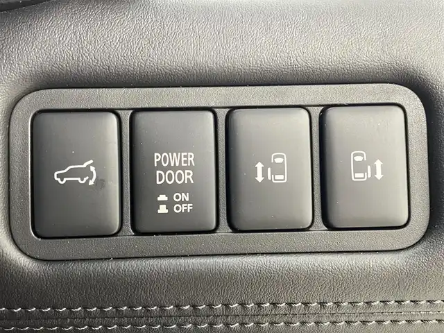 三菱 デリカＤ：５ ブラックエディション 茨城県 2025(令7)年 0.1千km アメジストブラック ブラックエディション　e-Assist/ アルパインD:5専用11型ナビゲーション（EX11NX）/アルパイン12.8型後席用モニター/電動ステップ　 AC100V /マルチアラウンドモニター/両側パワースライドドア/シートヒーター（運転席・助手席）/ステアリングヒーター/パワーバックドア/パワーシート/マルチLEDヘッドライト/LEDフォグランプ/アクティブスタビリティコントロール/衝突軽減ブレーキシステム/車線逸脱警報（LDW）/後側方車両検知警報（BSW）/リア・クロス・トラフィック・アラート（RCTA）/レーダークルーズコントロール/オートマチックハイビーム/ヒルスタートアシスト