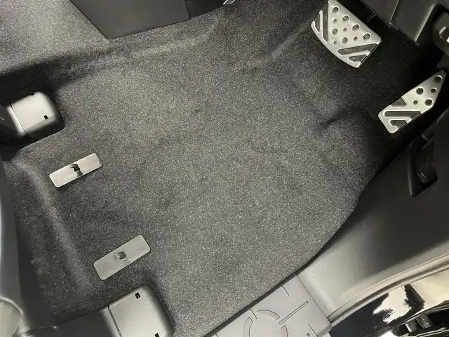 三菱 デリカＤ：５ ブラックエディション 茨城県 2025(令7)年 0.1千km アメジストブラック ブラックエディション　e-Assist/ アルパインD:5専用11型ナビゲーション（EX11NX）/アルパイン12.8型後席用モニター/電動ステップ　 AC100V /マルチアラウンドモニター/両側パワースライドドア/シートヒーター（運転席・助手席）/ステアリングヒーター/パワーバックドア/パワーシート/マルチLEDヘッドライト/LEDフォグランプ/アクティブスタビリティコントロール/衝突軽減ブレーキシステム/車線逸脱警報（LDW）/後側方車両検知警報（BSW）/リア・クロス・トラフィック・アラート（RCTA）/レーダークルーズコントロール/オートマチックハイビーム/ヒルスタートアシスト