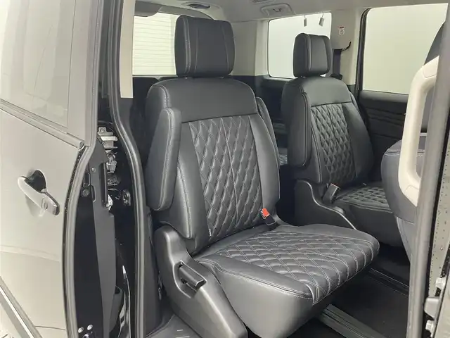 三菱 デリカＤ：５ ブラックエディション 茨城県 2025(令7)年 0.1千km アメジストブラック ブラックエディション　e-Assist/ アルパインD:5専用11型ナビゲーション（EX11NX）/アルパイン12.8型後席用モニター/電動ステップ　 AC100V /マルチアラウンドモニター/両側パワースライドドア/シートヒーター（運転席・助手席）/ステアリングヒーター/パワーバックドア/パワーシート/マルチLEDヘッドライト/LEDフォグランプ/アクティブスタビリティコントロール/衝突軽減ブレーキシステム/車線逸脱警報（LDW）/後側方車両検知警報（BSW）/リア・クロス・トラフィック・アラート（RCTA）/レーダークルーズコントロール/オートマチックハイビーム/ヒルスタートアシスト