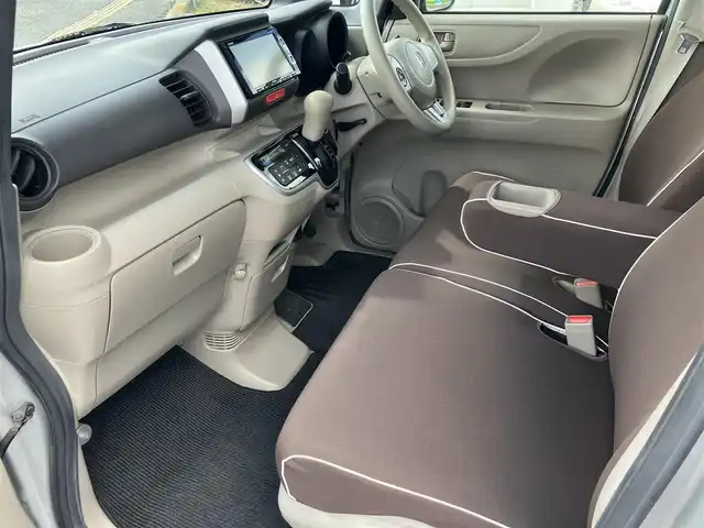 ホンダ Ｎ ＢＯＸ G Lパッケージ 広島県 2012(平24)年 4.1万km アラバスターシルバーメタリック 純正ディラーナビ（VXM-128VSX）/バックカメラ/ワンセグ/CD/DVD/AM/FM/純正フリップダウンモニター/左側パワースライドドア/シートカバー/スマートキー/スペアキー