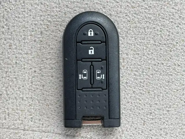 ダイハツ ムーヴ キャンバス X LTD メイクアップ SA Ⅲ 滋賀県 2018(平30)年 3.8万km パールホワイトⅢ/スムースグレーマイカメタリック 2トーン 純正ナビ/(Bluetooth/フルセグ/CD/DVD)/スマートアシストIII/・衝突軽減ブレーキ/・先行車発進告知/・Autoハイビーム/・レーンキープアシスト/両側電動スライドドア/アイドリングストップ/純正フロアマット/純正ドライブレコーダー/バックカメラ/ETC/USB/ドアバイザー/電動格納ミラー