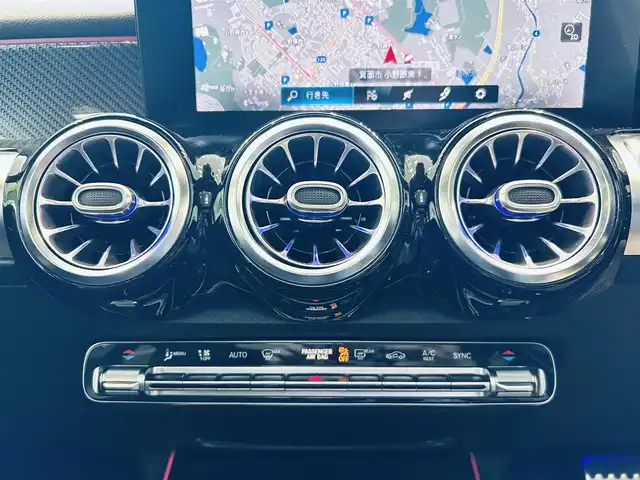 メルセデス・ベンツ ＧＬＢ２００ｄ AMGライン 大阪府 2020(令2)年 4.2万km ポーラホワイト レーダーセーフティP/サンルーフ/ＡＣＣ/純正ナビ/ＴＶ/360度カメラ/純正19インチＡＷ/ＬＥＤヘッドライト/電動リアゲート/ブラインドスポット/ワイヤレス充電/ハーフレザー/メモリ付きパワーシート/シートヒーター/ルーフレール/ETC/ドラレコ