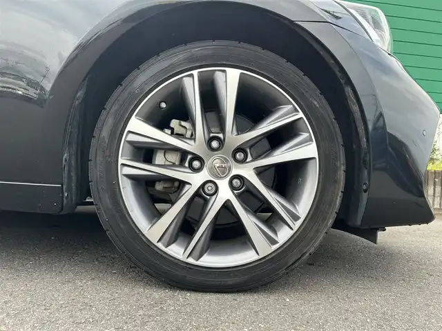 レクサス ＩＳ 300h 茨城県 2017(平29)年 5.5万km グラファイトブラックガラスフレーク 後期型純正9型ナビ/ビルトインETC2.0 /レーダー付きクルーズコントロール /三眼LEDヘッドライト /オートライト /オートマチックハイビーム/パーキングアシスト/パワーシート /ハーフレザーシート/シートヒーター/横滑り防止装置/レーン逸脱警報/衝突軽減システム/純正17インチアルミホイール/純正フロアマット/コーナーセンサー