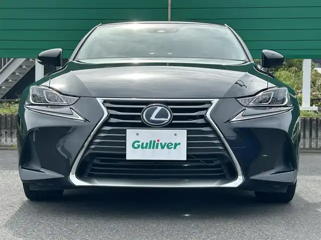 レクサス ＩＳ 300h 茨城県 2017(平29)年 5.5万km グラファイトブラックガラスフレーク 後期型純正9型ナビ/ビルトインETC2.0 /レーダー付きクルーズコントロール /三眼LEDヘッドライト /オートライト /オートマチックハイビーム/パーキングアシスト/パワーシート /ハーフレザーシート/シートヒーター/横滑り防止装置/レーン逸脱警報/衝突軽減システム/純正17インチアルミホイール/純正フロアマット/コーナーセンサー