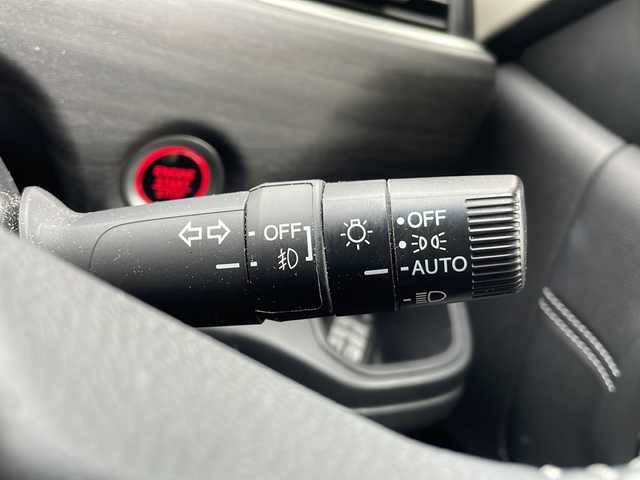 ホンダ フリード G ホンダセンシング 京都府 2021(令3)年 4万km プラチナホワイトパール ワンオーナー/純正ナビ/・フルセグTV/BT Audio/CD/DVD/AM/FM/・USB/AUX/SD/・バックカメラ/ビルトインETC/レーダークルーズコントロール/プッシュスタート/両側パワースライドドア/ハーフレザーシート/シートヒーター/レーンキープアシストシステム/アイドリングストップ/サンシェード/電格ウィンカーミラー/オートリトラクタブルミラー/オートライト/衝突軽減システム/横滑り防止装置/車線逸脱防止装置/ドアバイザー/純正フロアマット/保証書/オーナーズガイド/スマートスペアキー×1