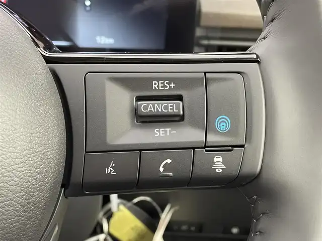 日産 セレナ e－パワー ハイウェイスター V 宮城県 2025(令7)年 0.1千km 白Ⅱ 登録済未使用車/ヘッドランプ オートレベライザー/アダプティブLEDヘッドライトシステム/インテリジェント アラウンドビューモニター（移動物 検知機能付）/インテリジェント ルームミラー/アドバンスドドライブアシストディスプレイ（12.3インチカラーディスプレイ）/統合型インターフェースディスプレイ/ワイヤレス充電器+6スピーカー/NissanConnectナビゲーションシステム（地デジ内蔵）/車載通信ユニット（TCU［Telematics Control Unit］）+ETC2.0ユニット（ビルトインタイプ）/ドライブレコーダー（前後セット）+/プロパイロット（ナビリンク機能付）+プロパイロット緊急停止支援システム（SOSコール機能付）+SOSコール/後席専用モニターHDMI NissanConnectナビ付車用