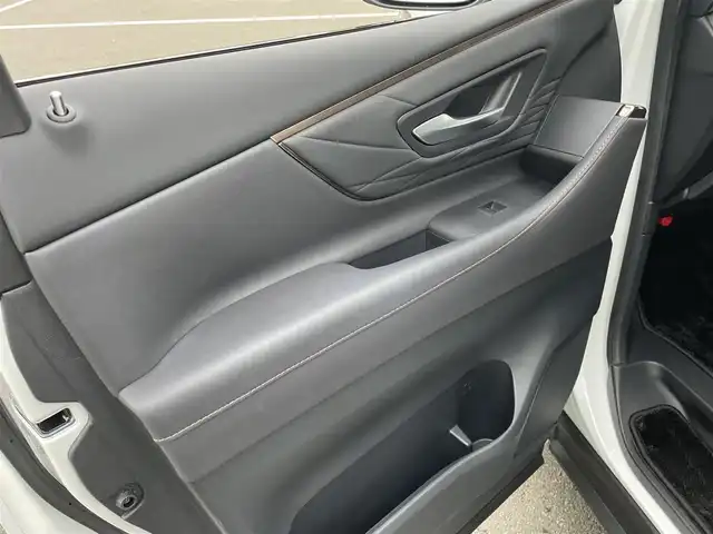 トヨタ アルファードハイブリット Z 東京都 2024(令6)年 1.4万km プラチナホワイトパールマイカ モデリスタフルエアロ〔REGAL DIGNITY STYLE〕/モデリスタシグネチャーイルミブレード/左右独立ムーンルーフ/ユニバーサルステップ/純正14型ディスプレイオーディオ/　・ナビ/フルセグTV/純正フリップダウンモニター/パノラミックビューモニター/アドバンストパーク/トヨタセーフティセンス/レーダークルーズコントロール/オートマチックハイビーム/クリアランスソナー/BSM/両側パワースライドドア/ワイヤレス充電/AC100V/ビルトインETC2.0/エグゼクティブパワーシート/シートヒーター/ベンチレーション/ステアリングヒーター/純正18インチAW〔ブラック塗装〕/3眼LEDヘッドライト/スマートキー/純正フロアマット/プッシュスタート/スマートキー